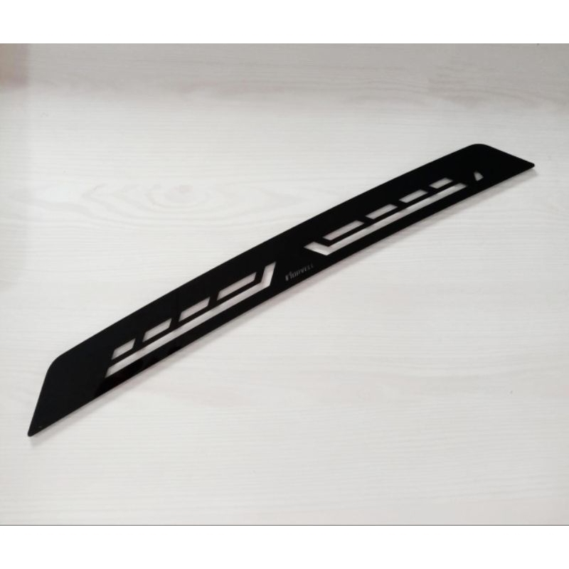 ฝาครอบไฟเบรกบน hyundai stargazer ไฟเบรกดวงบน