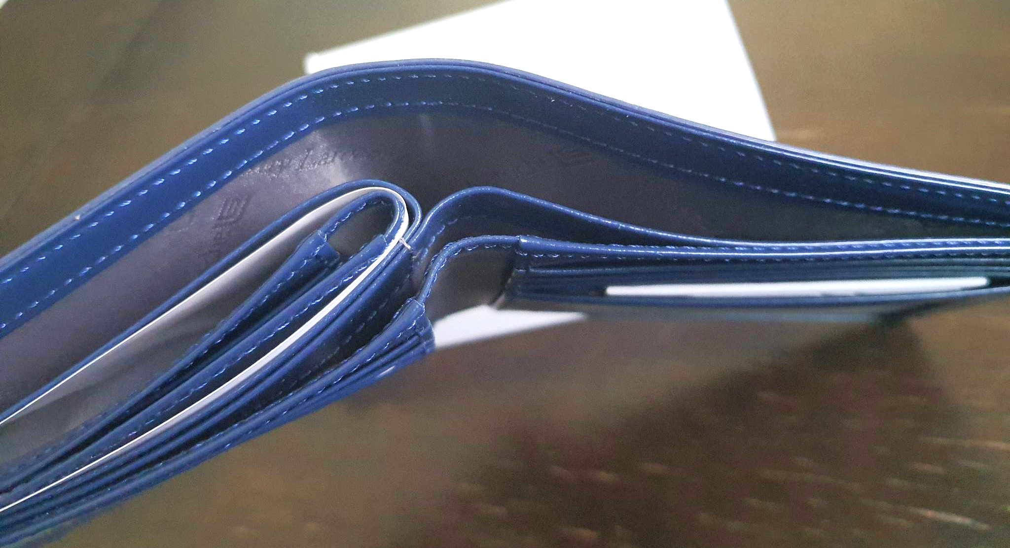 กระเป่าสตางค์ Guy Laroche กรม ใหม่ แท้