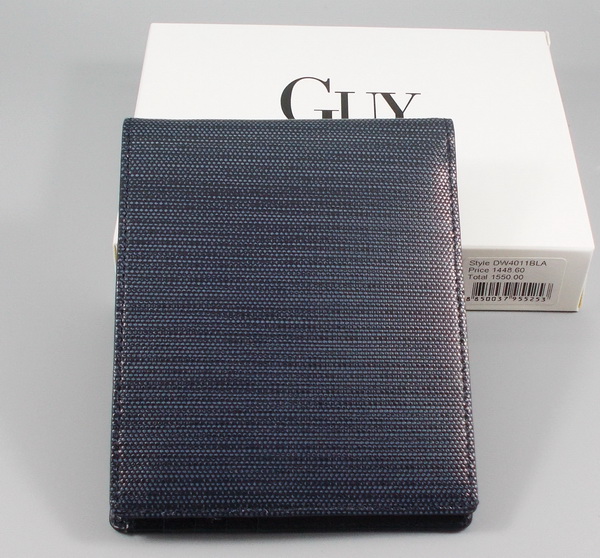 กระเป๋าสตางค์ Guy Laroche กรม ใหม่ แท้