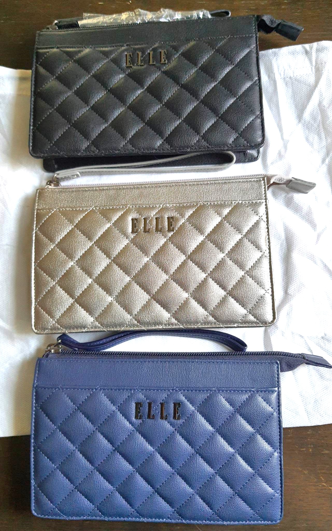 กระเป๋าสตางค์ ELLE คล้องมือ กรมท่า ใหม่ แท้