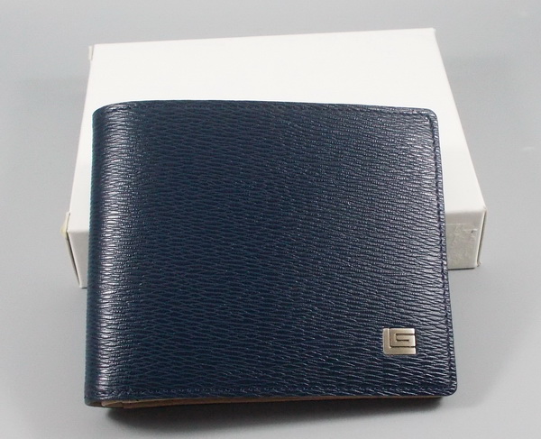 กระเป่าสตางค์ Guy Laroche กรม-เบจ ใหม่ แท้