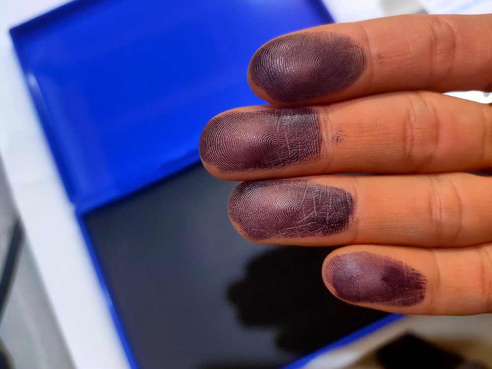 ตลับหมึกพิมพ์ลายนิ้วมือ ขนาด 9 x 6 นิ้ว สี่เหลี่ยมผืนผ้า ฝาพับ