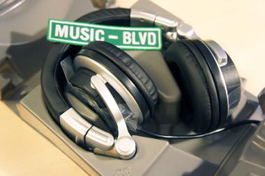 Denon DN-HP1000 Professional DJ Headphones