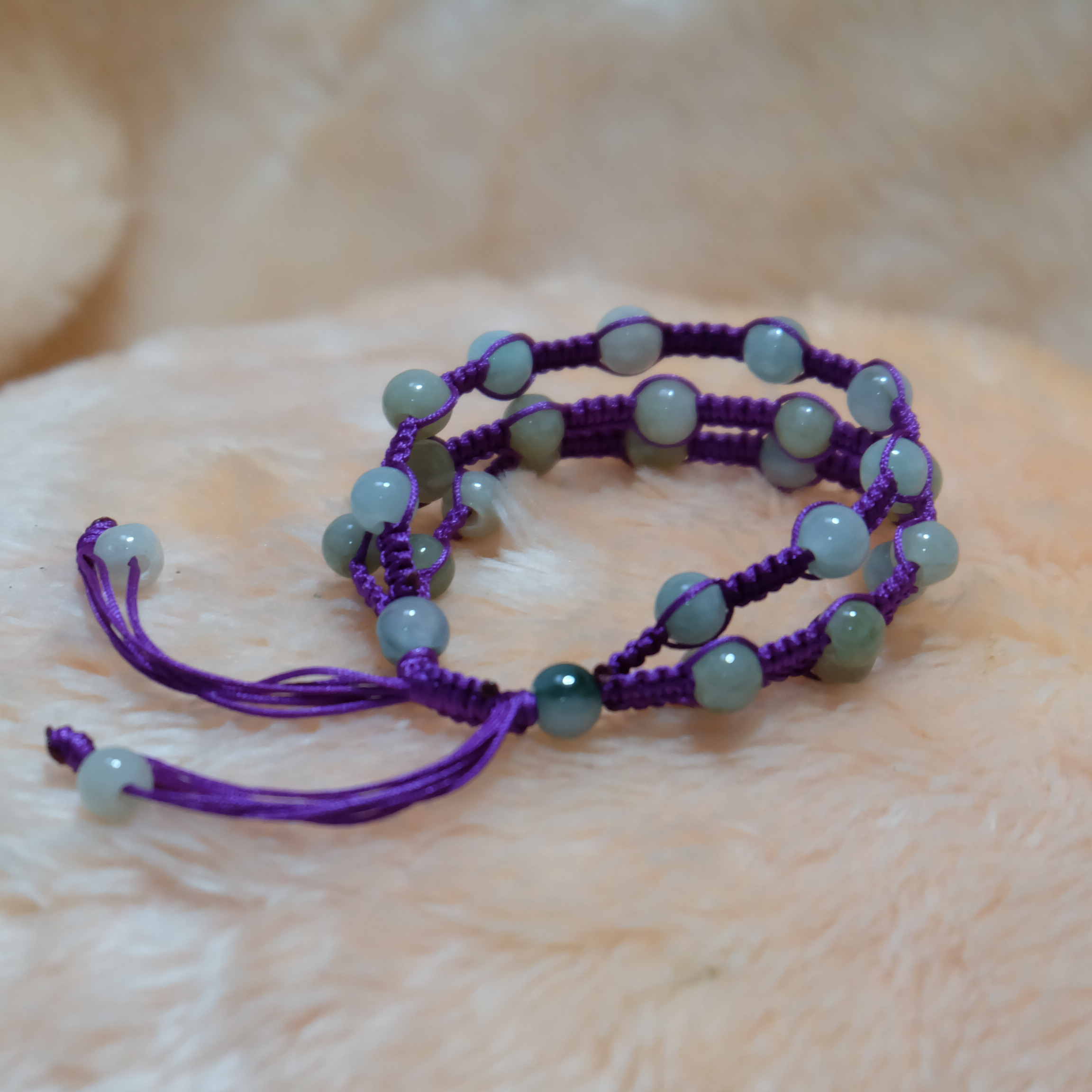สร้อยข้อมือเชือกถักลูกปัดหยกแท้คละสี รุ่นBC620