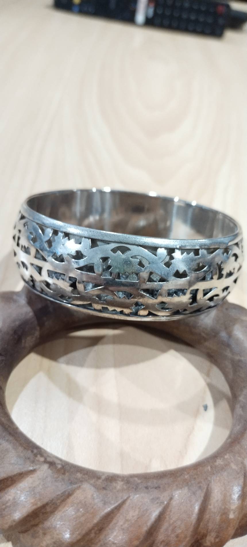 กำไลแขนงานไม้ คละแบบคละลาย ราคาส่ง