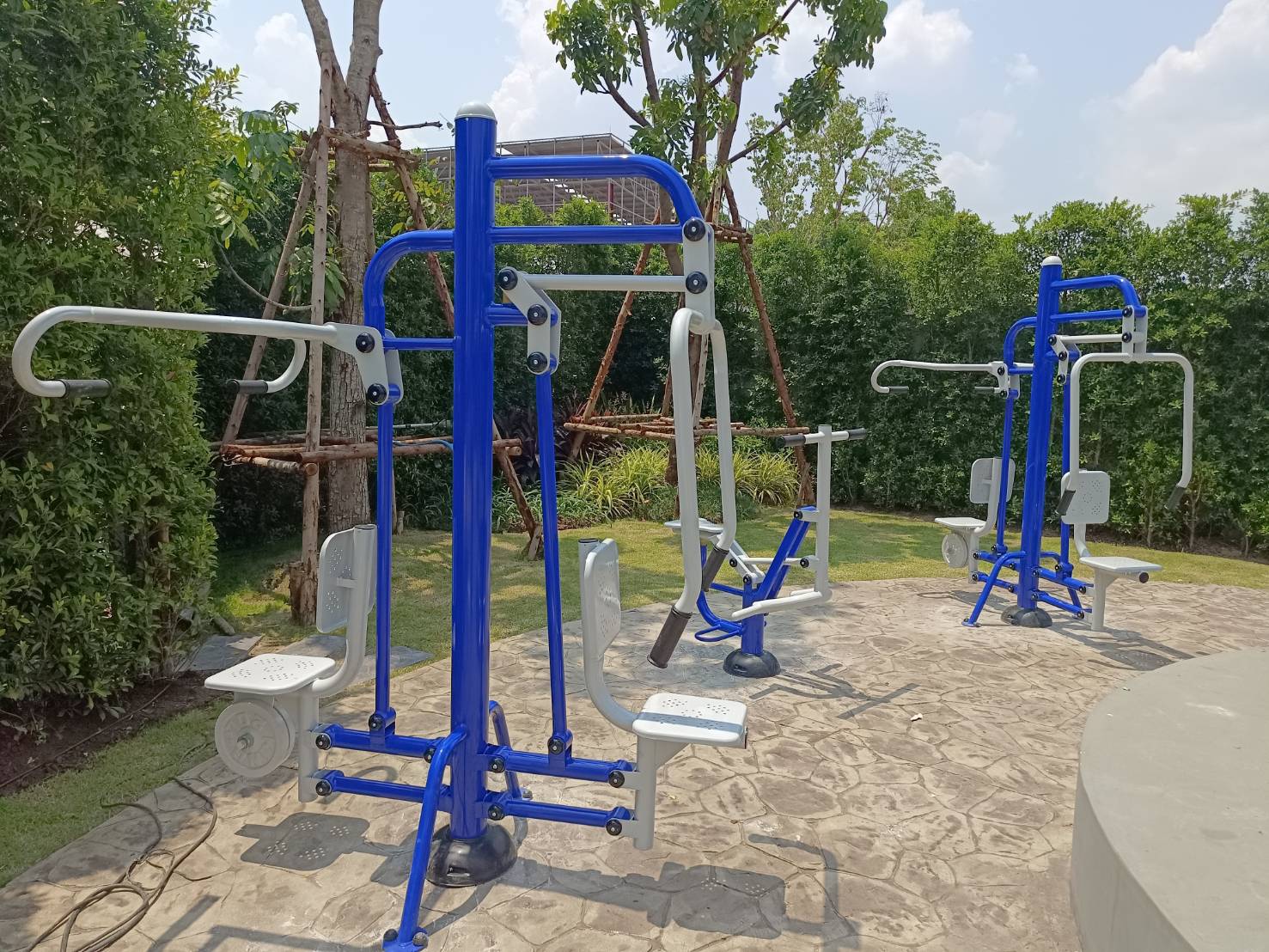 เครื่องออกกำลังกายกลางแจ้งอุปกรณ์ม้าโยกบริหารแขน-ขา-หน้าท้อง สำหรับผู้สูงอายุและบุคคลทั่วไป เครื่องออกกําลังกายกลางแจ้งเทศบาล, เครื่องออกกําลังกายสาธารณะ ,ราคาโรงงาน สินค้าผลิตในไทย สั่งทำตามสีที่ต้องการได้