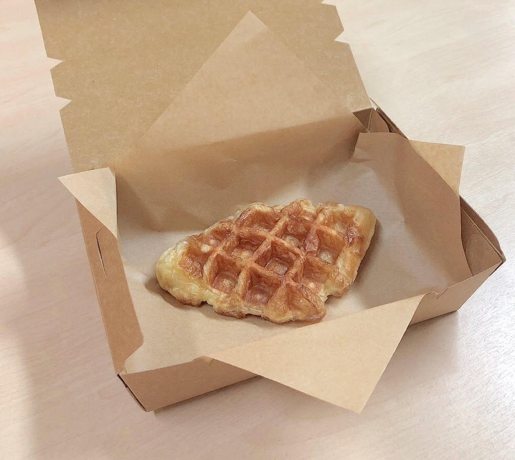 กระดาษคราฟท์รองอาหาร 40 แกรม ขนาด 10"x10" – ห่ออาหารสวย รองมันดี ใช้งานสะดวก 500 แผ่น