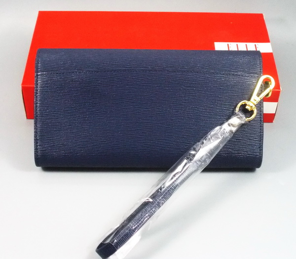 กระเป๋าสตางค์ ELLEกรมท่า ใหม่ แท้