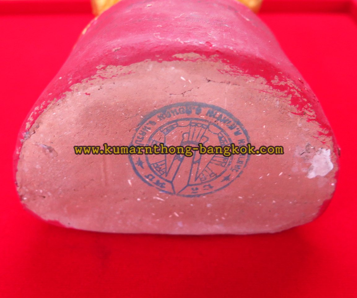 กุมารทอง หลวงปู่แย้ม วัดสามง่าม จ.นครปฐม เนื้อดิน สีทองฐานแดง ขนาดตั้งบูชา รุ่น สร้างเจดีย์ ปี 2552