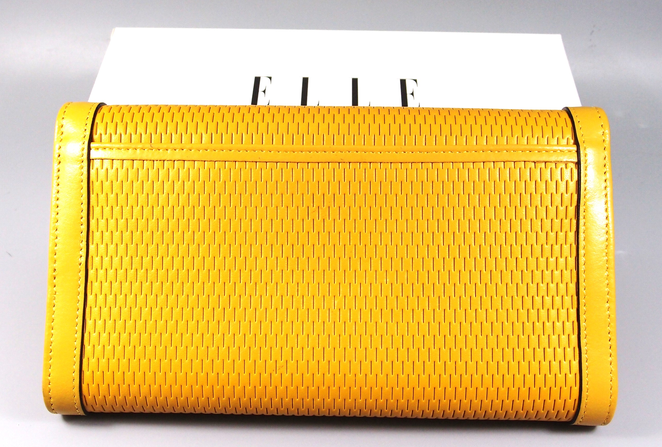 กระเป๋าสตางค์ ELLEเหลือง 3 พับ ใหม่ แท้