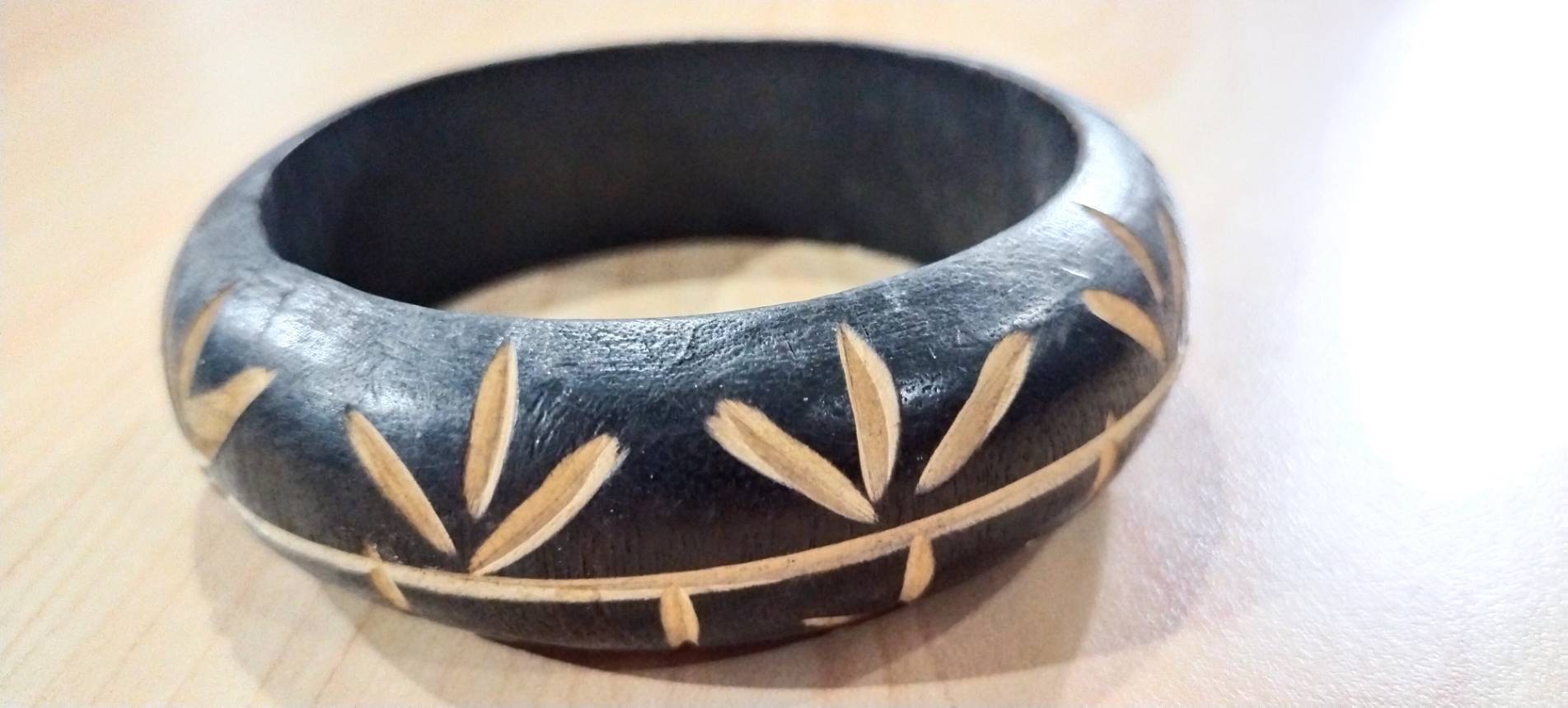 กำไลแขนงานไม้ คละแบบคละลาย ราคาส่ง