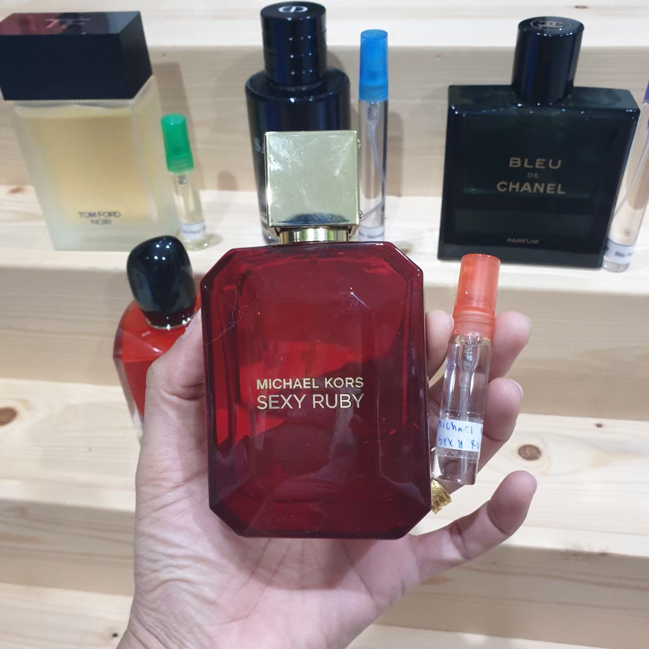 น้ำหอมแท้แบ่งขาย Michael Kors Sexy Ruby EDP