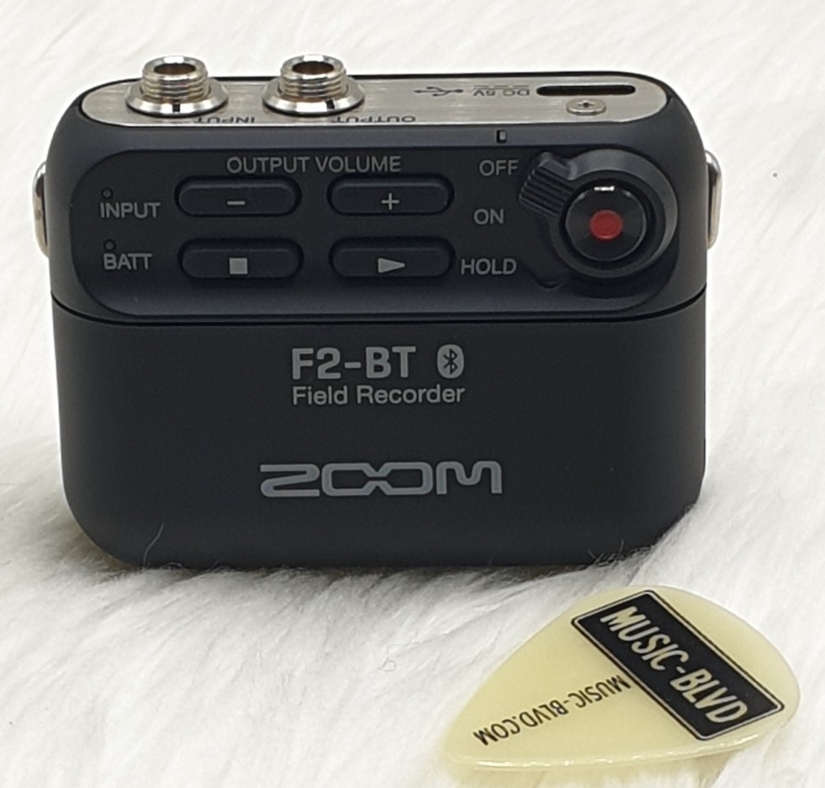 Zoom F2 Field Recorder with Lavalier Microphone and Bluetooth Control
