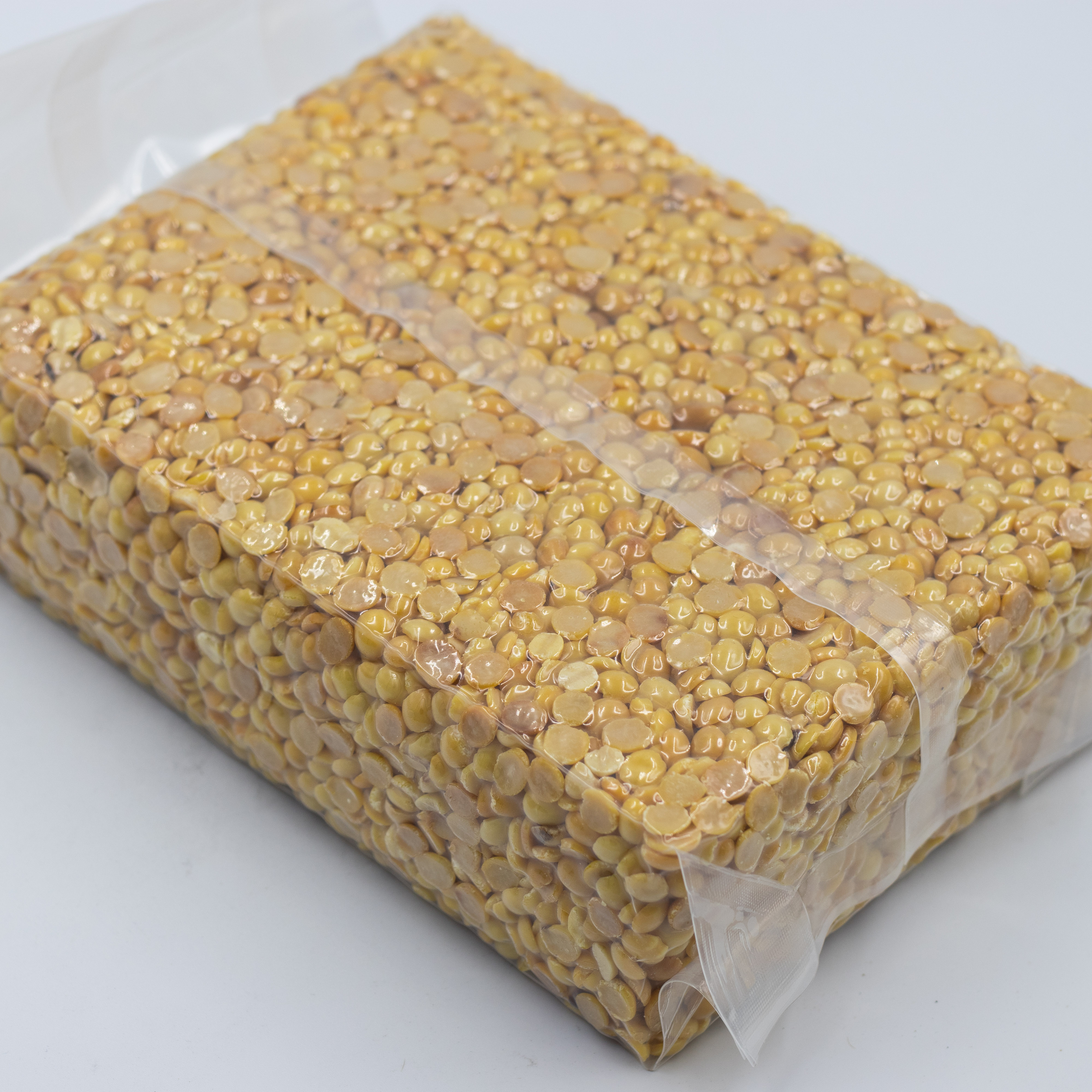 ถั่วเหลืองซีก 900 กรัม ( Non-GMO )