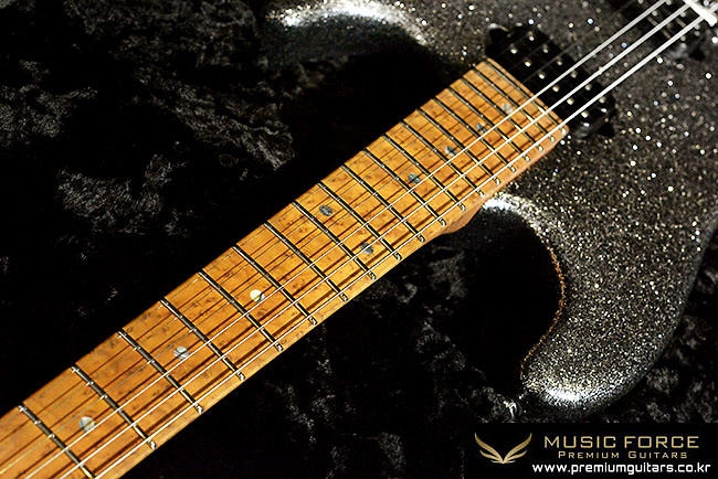 Suhr Classic HH Silver Sparkle w/5A Roasted Birdseye Maple Neck