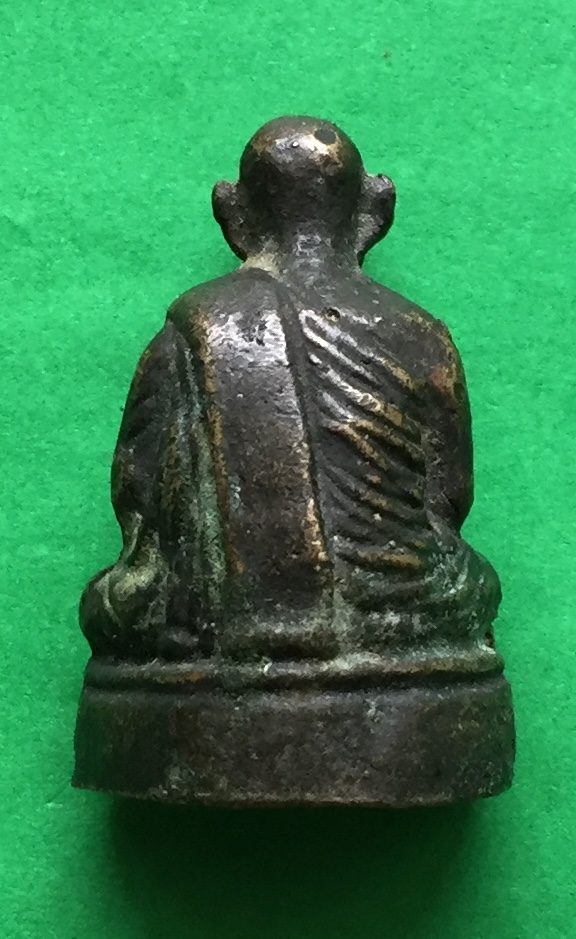 พระหล่อ อุดกริ่ง รูปเหมือน หลวงพ่อขอม วัดไผ่โรงวัว จ.สุพรรณบุรี ปี๒๔๙๗ รุ่นแรก มีโค๊ต เนื้อทองเหลืองรมดำ พระแท้สวย สนใจโทรสอบถามที่ 0619783836.. 0805587175 ส่งEMSในประเทศฟรีคะ