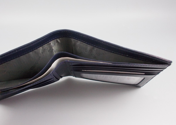 กระเป๋าสตางค์ Guy Laroche กรม ใหม่ แท้