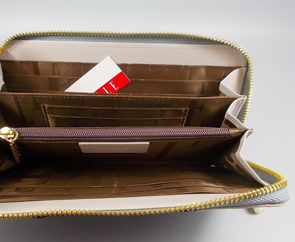 กระเป๋าสตางค์ ELLE เทาอ่อน ใหม่ แท้