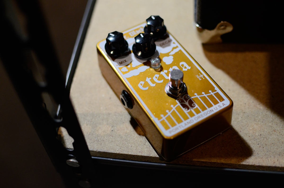 Mr. Black Eterna Gold Modified Reverb - Music Boulevard
