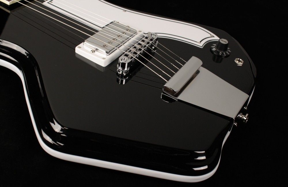 Eastwood Airline Custom 59 1P Deluxe - Black w/Case