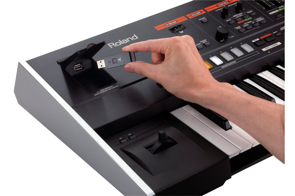 Roland Jupiter-50 76-Key Synthesizer