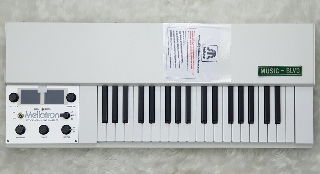 MELLOTRON M4000D MINI - WHITE
