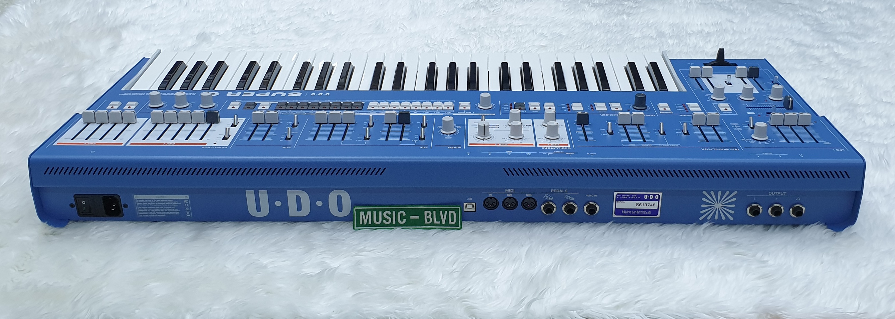 UDO Super 6 Hybrid Polysynth