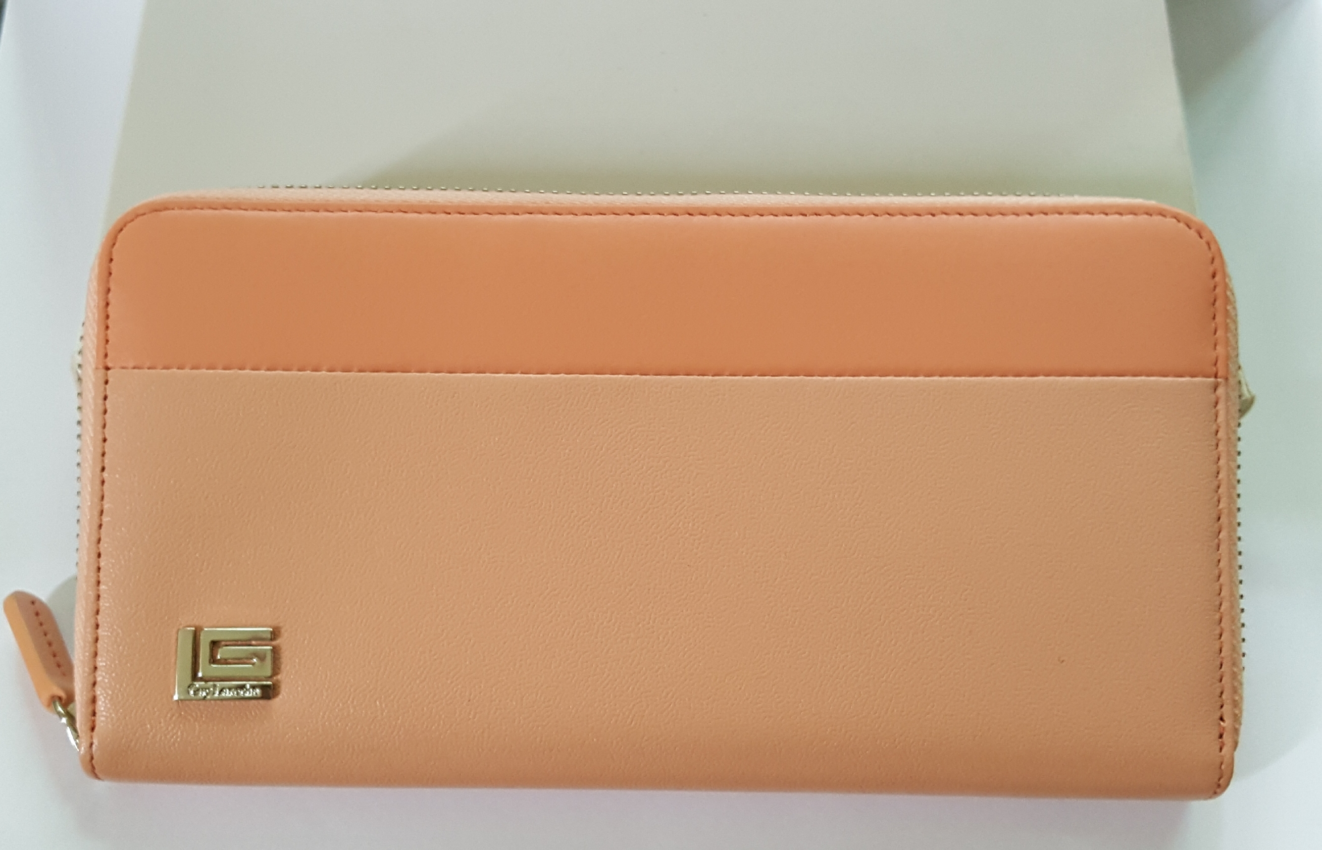 กระเป๋าสตางค์ Guy Laroche โอรส ใหม่ แท้