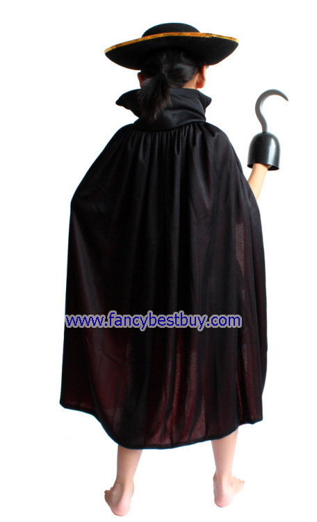 ผ้าคลุมโจรสลัด หรือผ้าคลุมแฟนซี ใช้ได้ 2 หน้า สีแดงและสีดำ เนื้อผ้านิ่ม