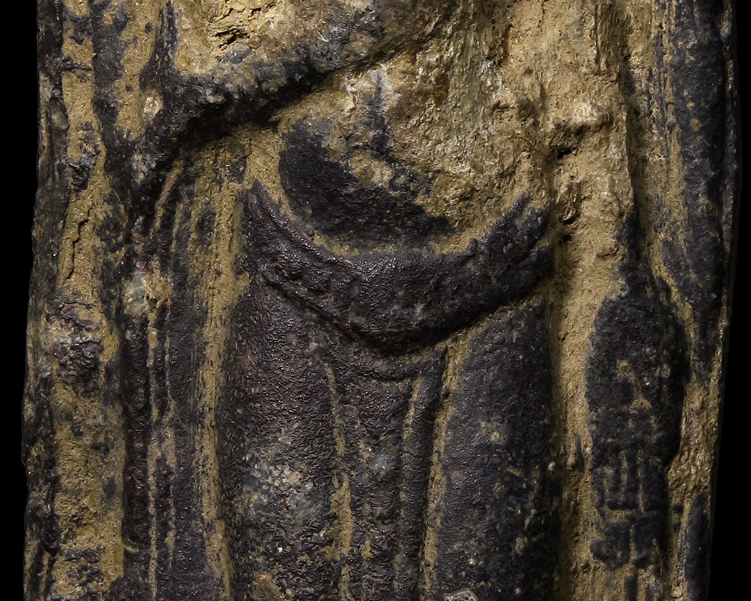 พระร่วงยืน หลังร่องรางปืน สนิมแดง จ.สุโขทัย