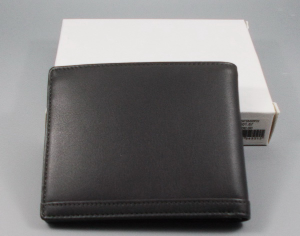 กระเป๋าสตางค์ Guy Laroche เทาเข้ม ใหม่ แท้