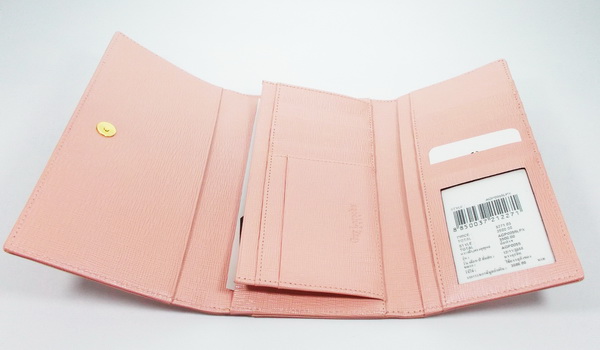 กระเป๋าสตางค์ Guy Laroche พีชเมทาลิก ใหม่ แท้