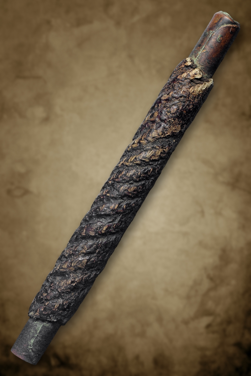 ตะกรุดมหาโสฬสมงคลหลวงปู่เอี่ยมวัดสะพานสูง จังหวัดนนทบุรี ยาวประมาณ 4 นิ้ว