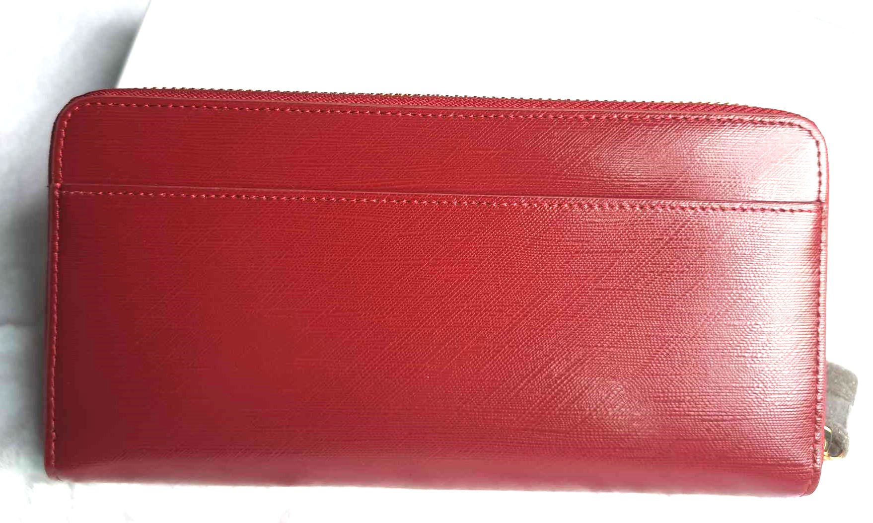 กระเป๋าสตางค์ Guy Laroche แดงมะเหมี่ยว ใหม่ แท้