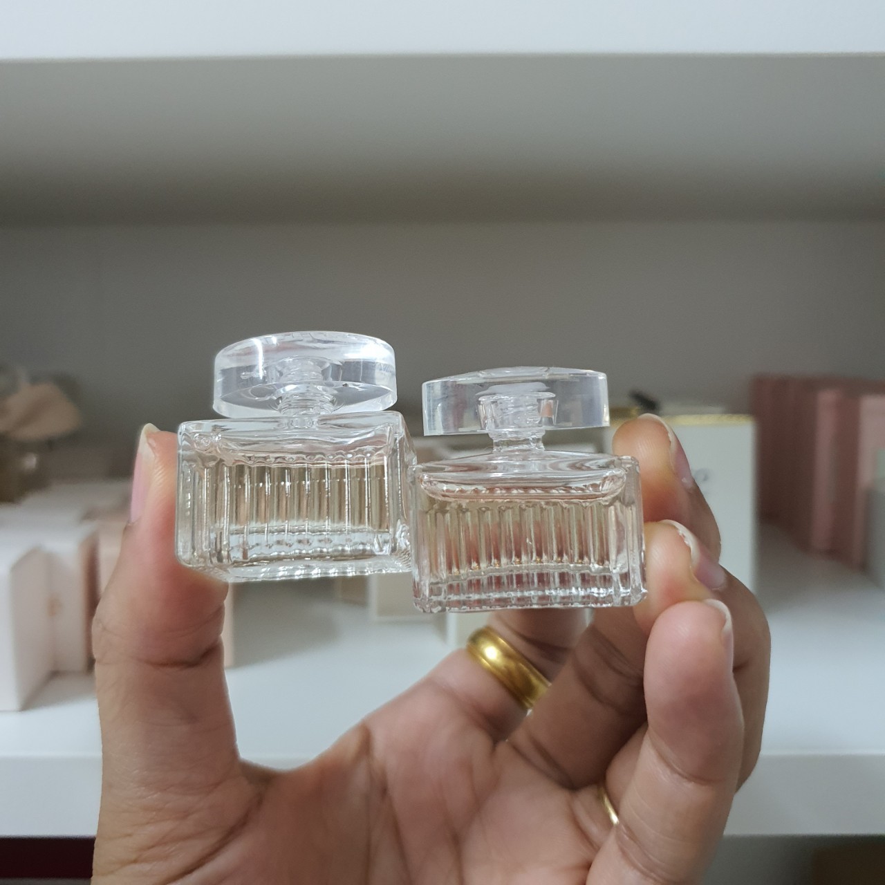 น้ำหอมจิ๋วมินิ Chloe Signature EDP 5ml แบบแต้มไม่มีกล่องแยกจาก SET ( Mini Perfume น้ำหอมขนาดพกพา)