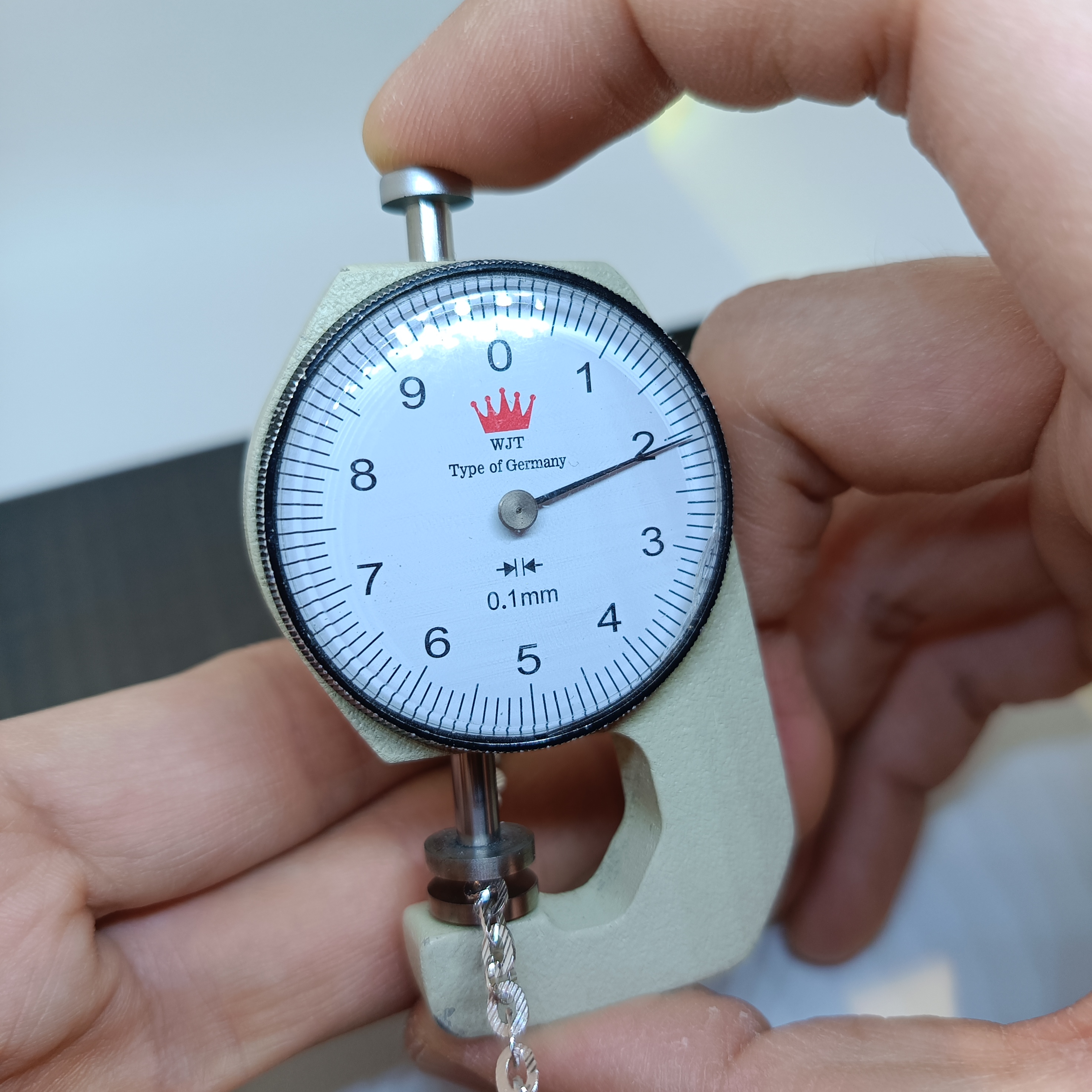 สร้อยคออิตาลี่ เป็นห่วงโซ่เลข 0 ขัดเงาเหลี่ยมเพชร สวมใส่ได้ทั้งหญิงและชาย