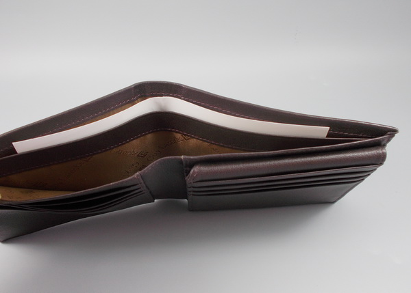 กระเป๋าสตางค์ Guy Laroche น้ำตาล ใหม่ แท้