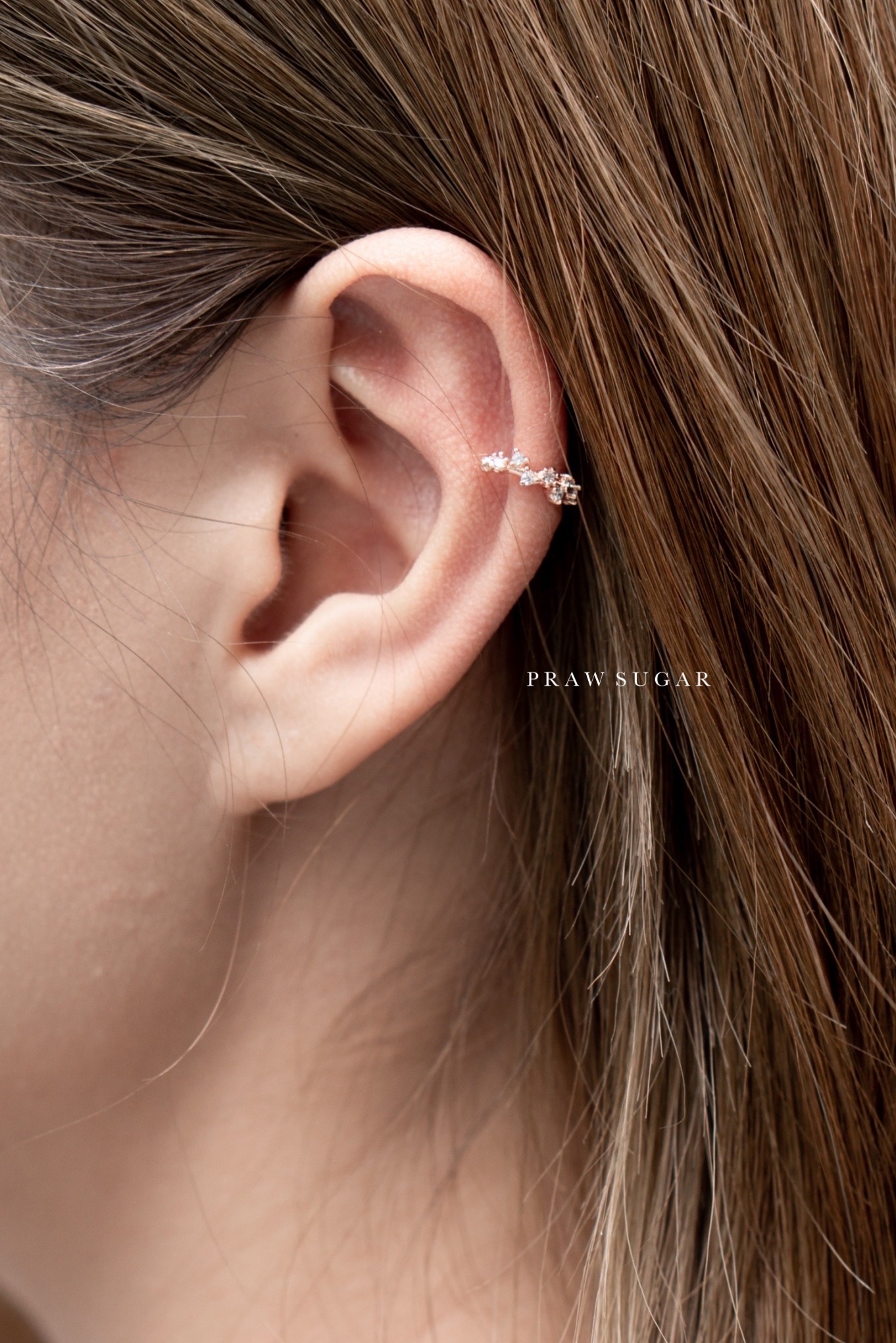 Little Glittering Earcuff - ต่างหูแบบเกี่ยวกลิตเตอร์ (มี 2 สี)