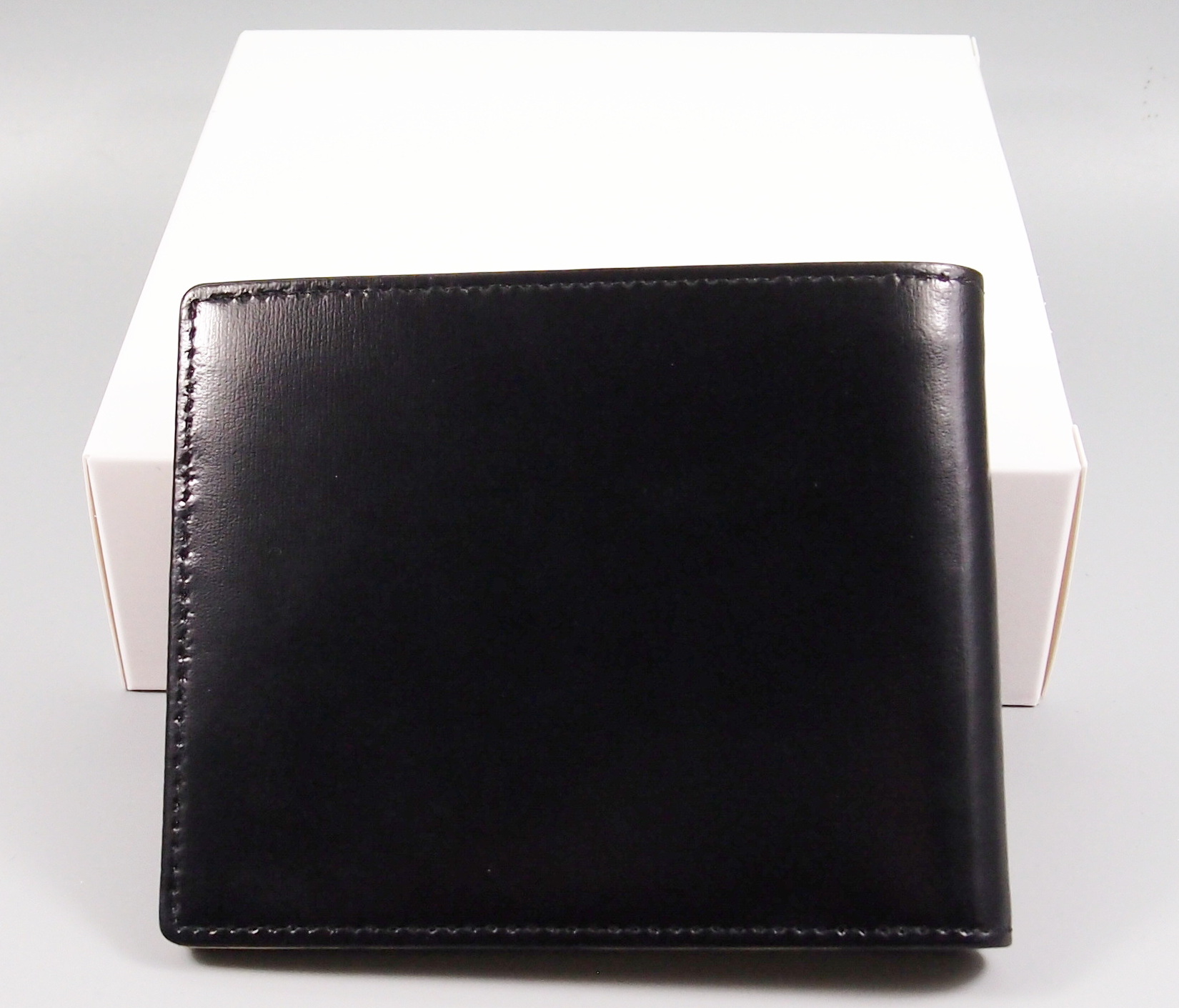 กระเป๋าสตางค์ Guy Laroche ดำ-เหลือง ใหม่ แท้