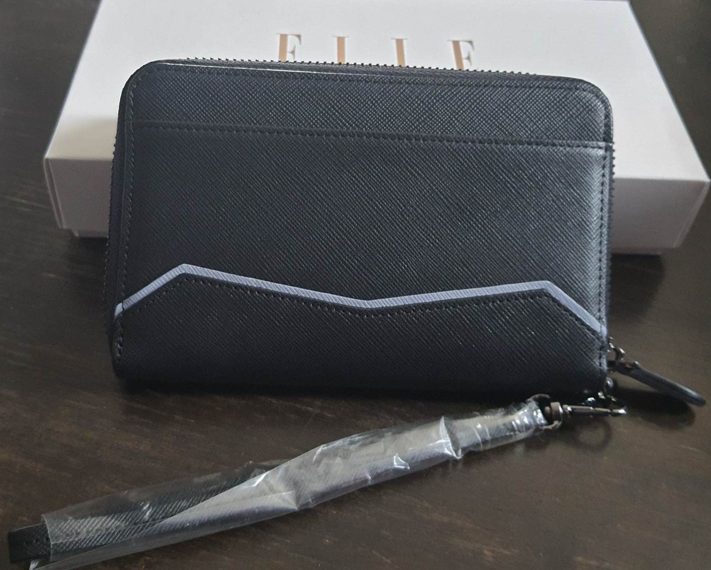 กระเป๋าสตางค์ ELLE ดำ-ฟ้าคราม ใหม่ แท้