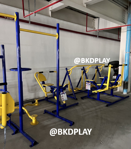 เครื่องออกกำลังกายกลางแจ้ง อุปกรณ์เดินสลับแขน-ขาแนวราบ สำหรับผู้สูงอายุและบุคคลทั่วไป เครื่องออกกําลังกายกลางแจ้งเทศบาล, เครื่องออกกําลังกายสาธารณะ ,ราคาโรงงาน สินค้าผลิตในไทย สั่งทำตามสีที่ต้องการได้