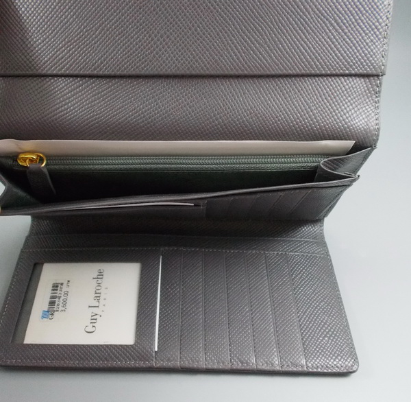 กระเป๋าสตางค์ Guy Laroche เทาเข้ม ใหม่ แท้