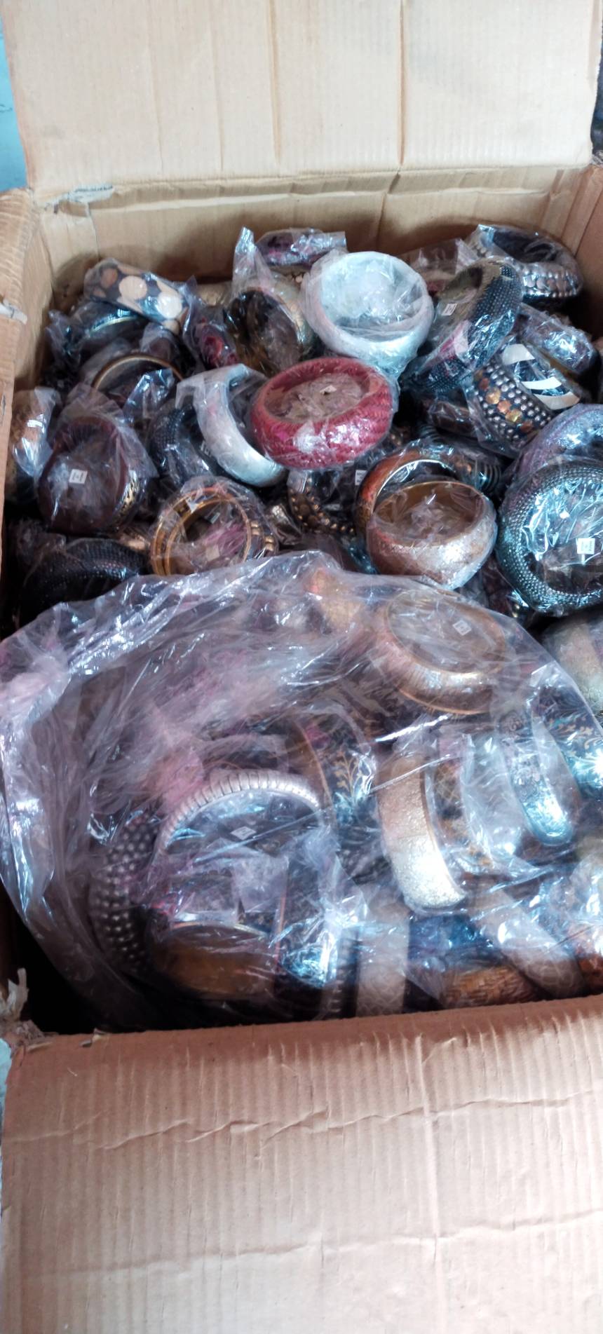 กำไลแขนงานไม้ คละแบบคละลาย ราคาส่ง