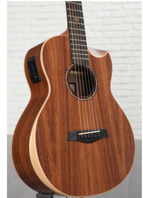 Traveler Guitar Redlands Concert Acoustic-Electric Guitar