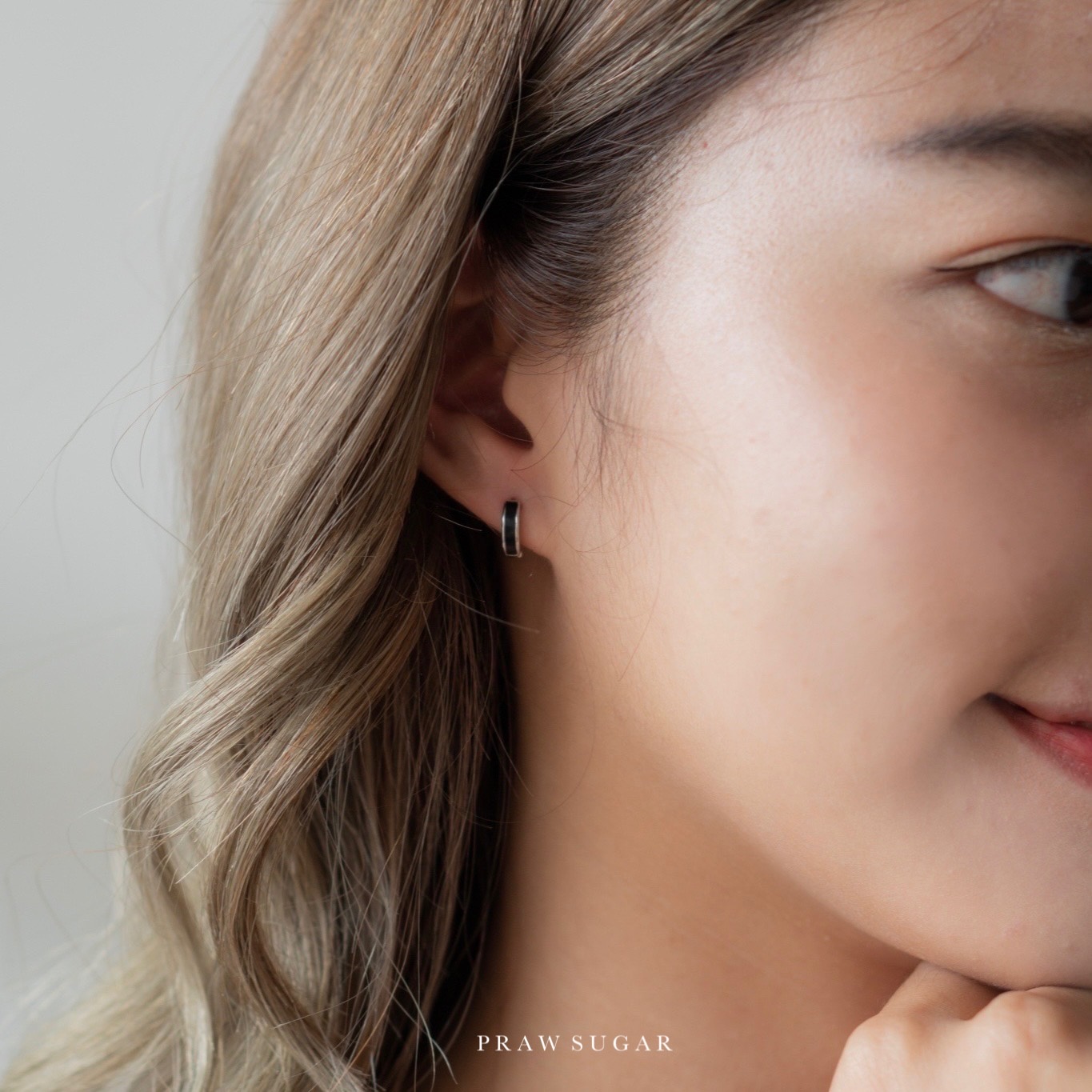 Mini Plain Hoop Earrings - ต่างหูห่วงเกลี้ยงขนาดเล็ก (มี 2 สี)