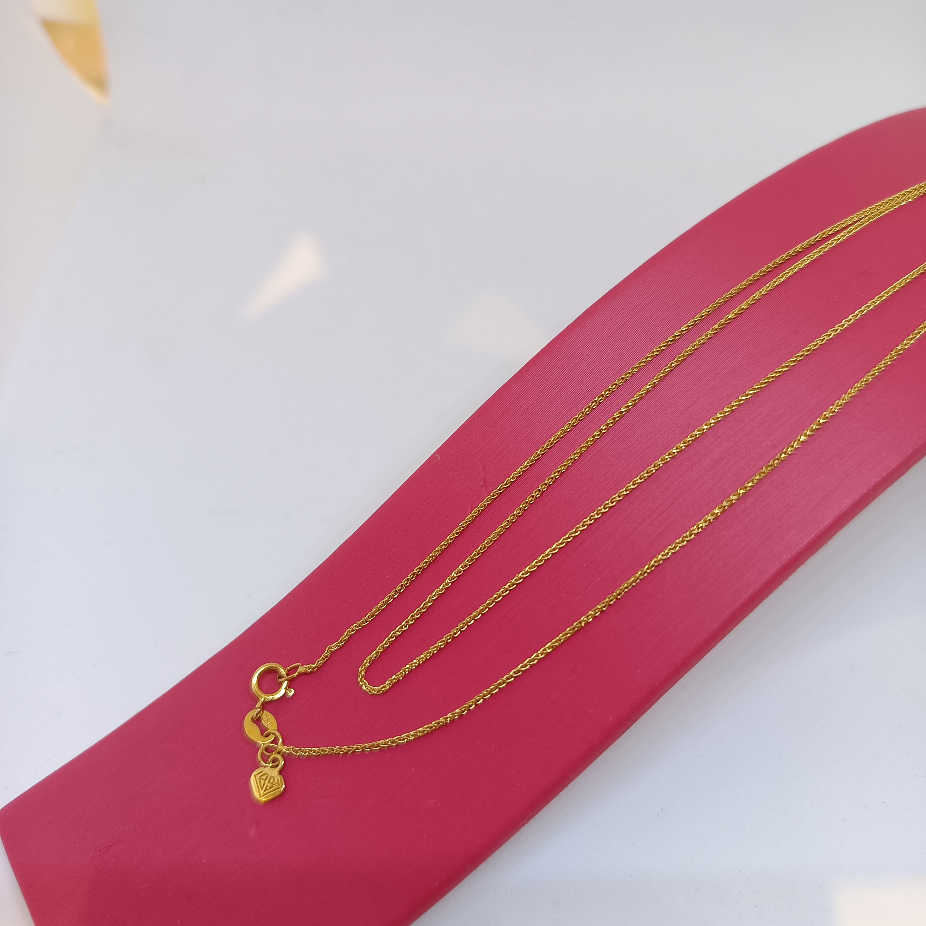 สร้อยคออิตาลี่ ความยาว 20นิ้ว ขนาดกระทัดรัด ความหนาเพียง 0.8 มิล ราคาน่าคบ