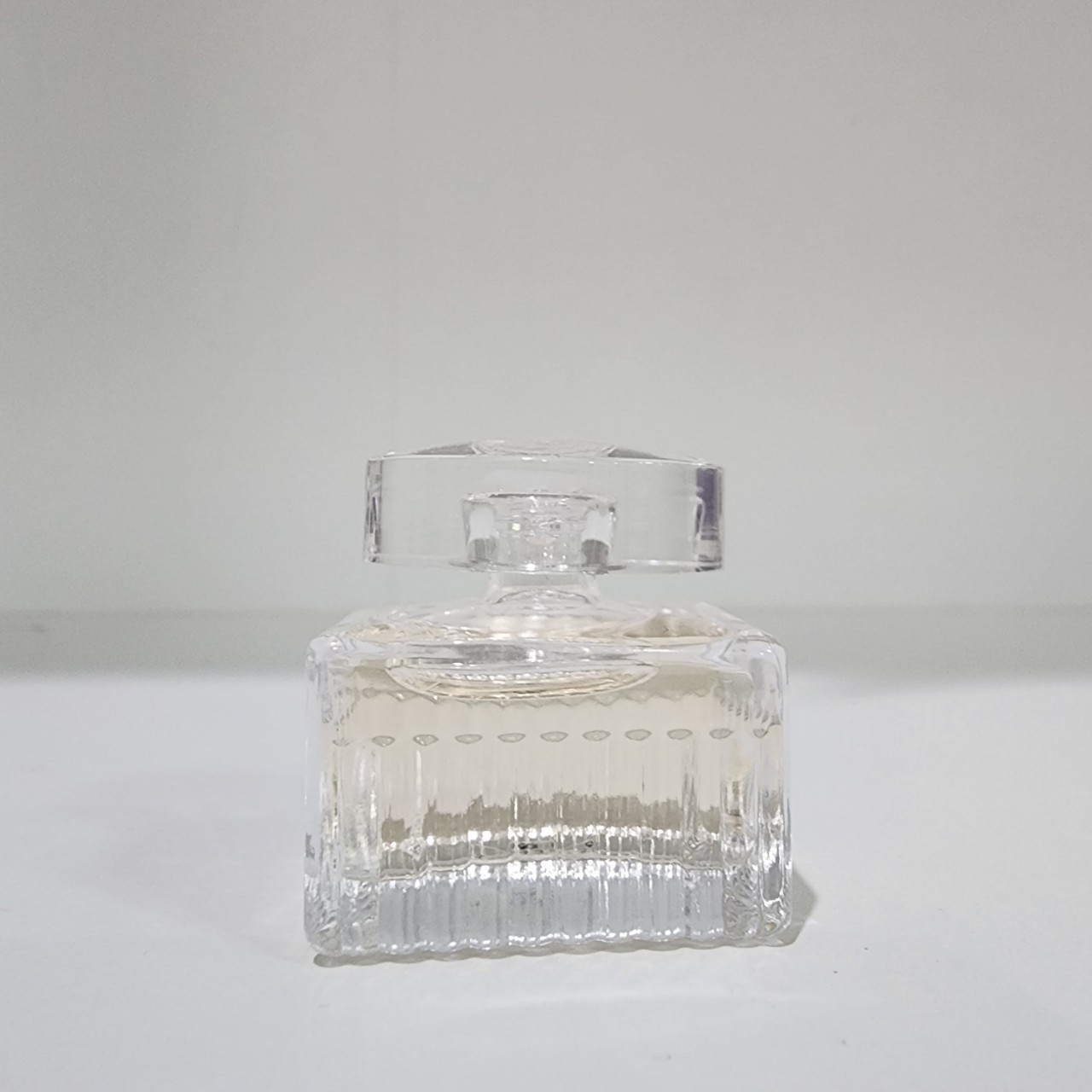 น้ำหอมจิ๋วมินิ Chloe Signature EDP 5ml แบบแต้มไม่มีกล่องแยกจาก SET ( Mini Perfume น้ำหอมขนาดพกพา)