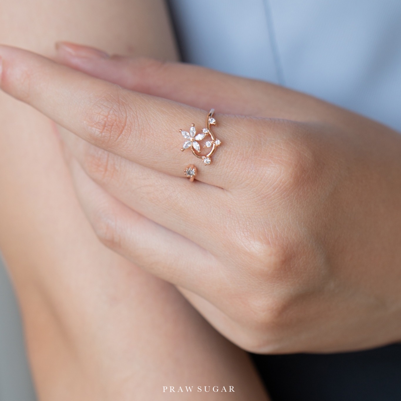 Gorgeous Flower Ring - แหวนดอกไม้คริสตัลทรงมาคี (มี 2 สี)