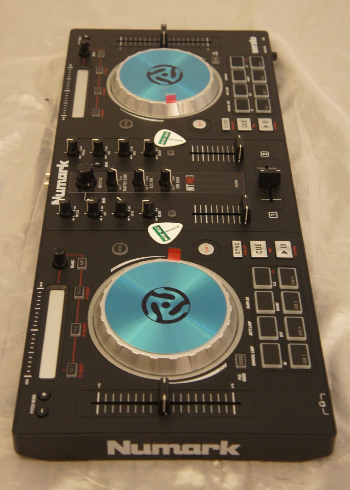 Numark MixTrack Pro 3 DJ Controller