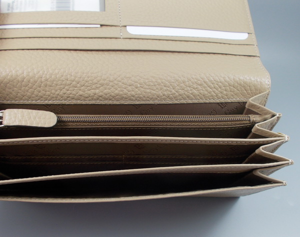 กระเป๋าสตางค์ Guy Laroche เบจ ใหม่ แท้